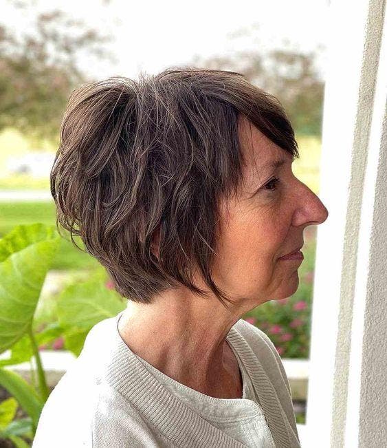 Pixie Bob désordonné - Coupes de cheveux, femmes de plus de 50 ans