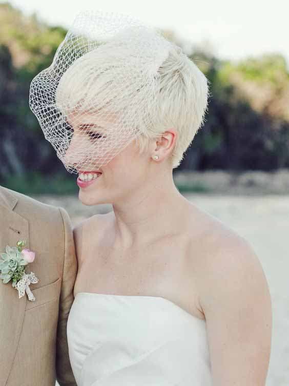 Pixie Cut avec voile cage à oiseaux