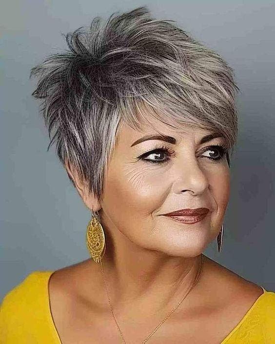 Pixie gris - Coupes de cheveux, femmes de plus de 50 ans