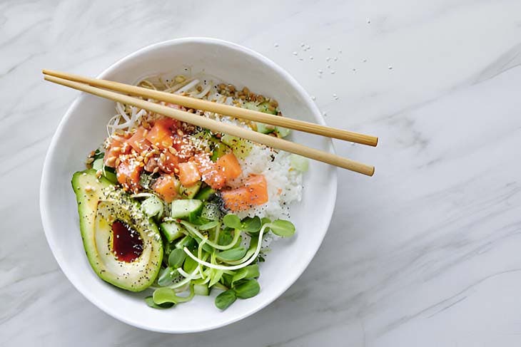 Poke bowl au saumon