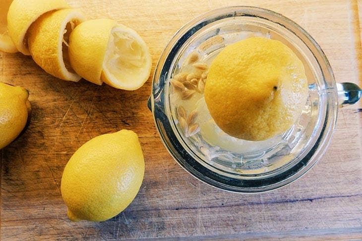 Presser des citrons