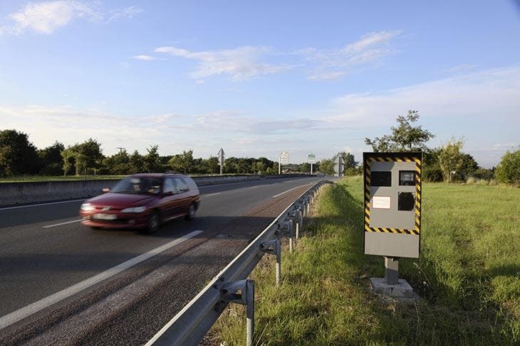 Radar de contrôle de vitesse 