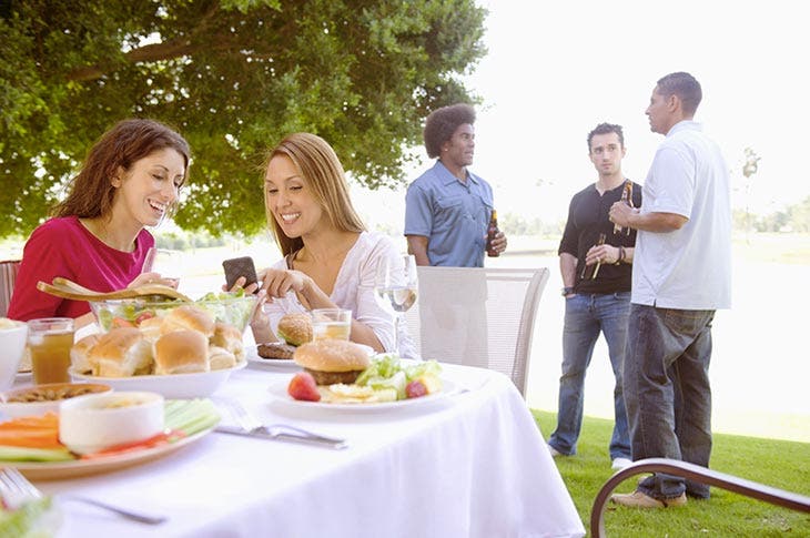 Recevoir des invités à la maison – source : spm