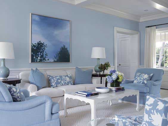 Salon peint au ton classique avec bleu & blanc