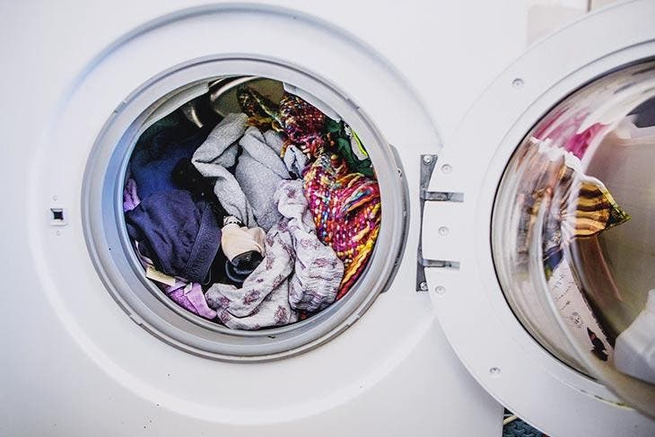 Overloading the drum of the washing machine