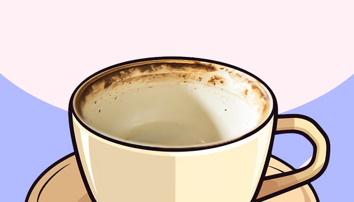 Taches de café dans une tasse