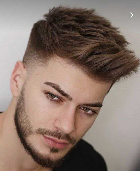 Taper bas et Quiff texturé