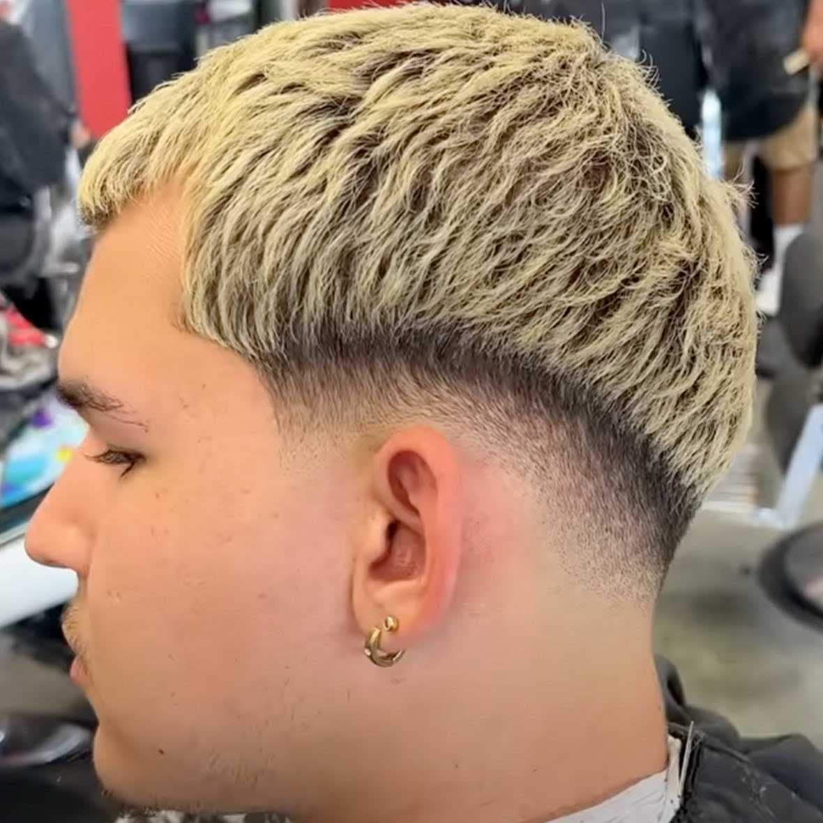 Taper compressé sur cheveux blond platine