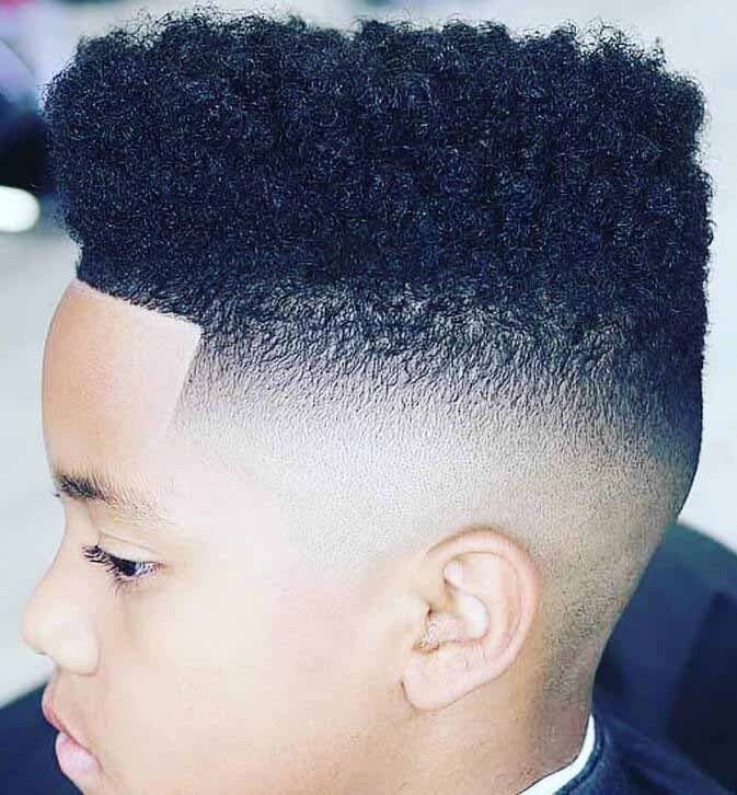 Taper sur cheveux afro mi-longs