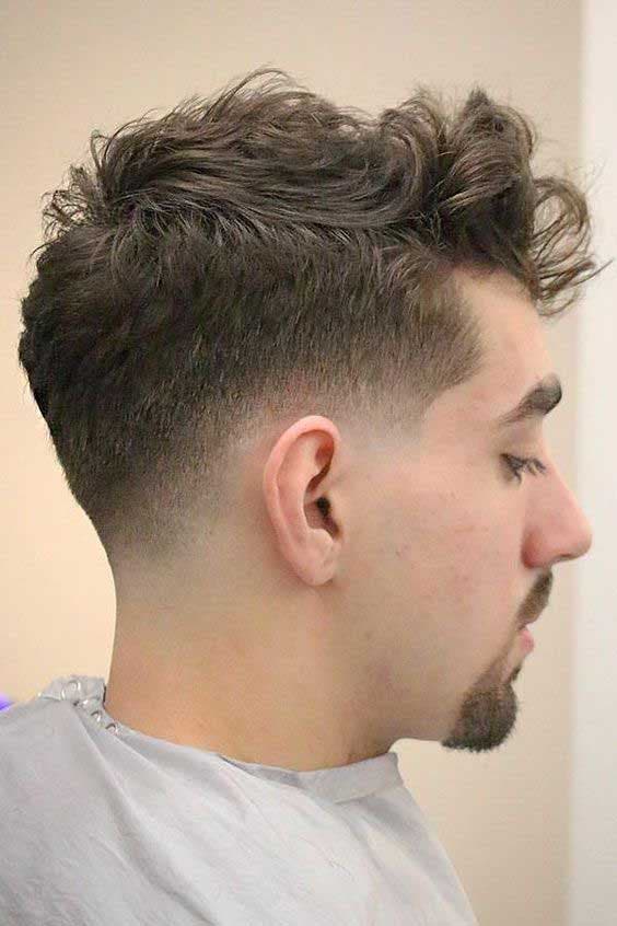 Taper sur cheveux longs légèrement ondulés