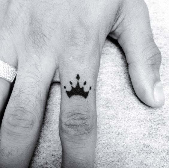 Tatouage de la couronne