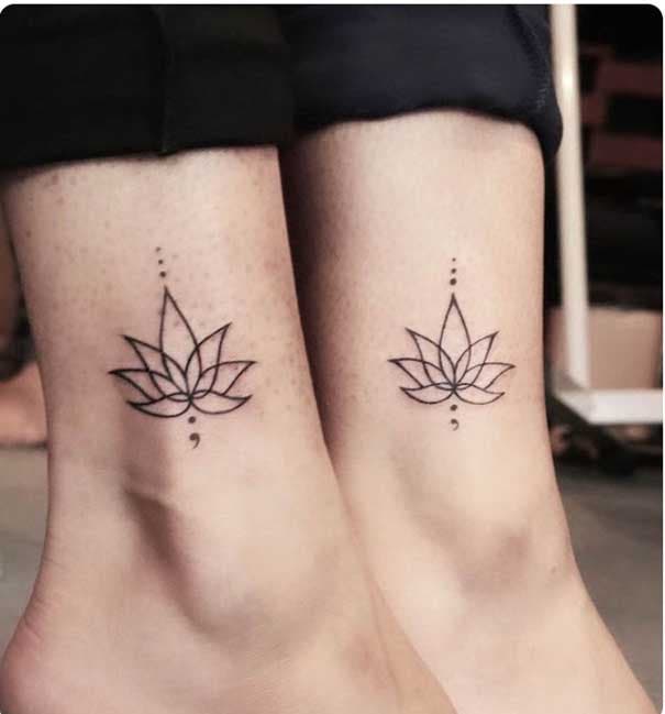 Tatouage de la fleur de lotus d’amitié