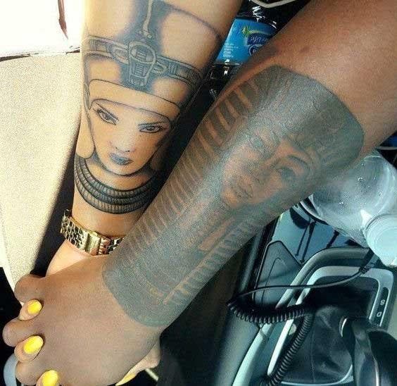 Tatouage de roi et reine d’Egypte symbole d'amour pour son conjoint