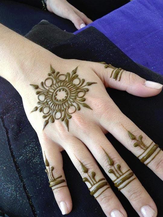 Tatouage simple au henné