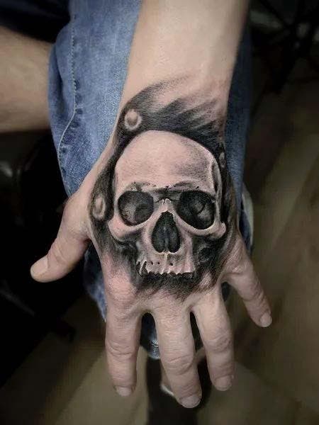 Tatouage tête de mort