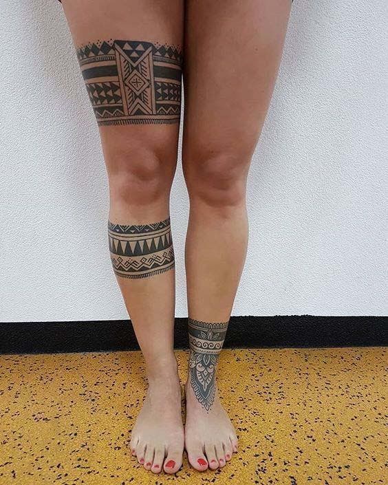 Tatouage tribal jambe