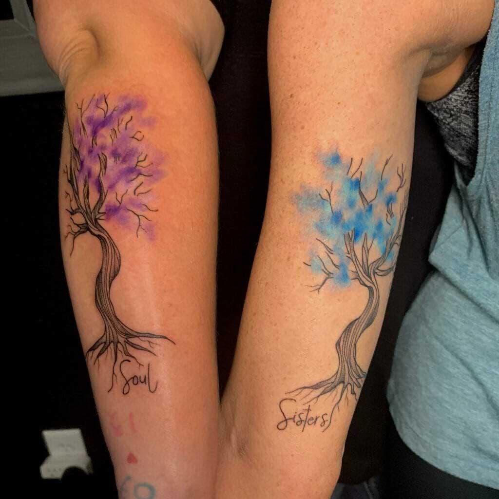 Tatouages de deux arbres assortis pour les âmes sœurs