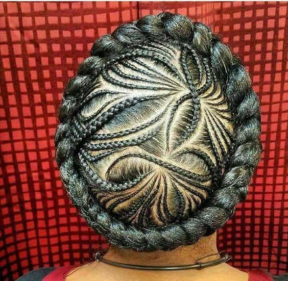 Tresses cornrow en forme de couronne