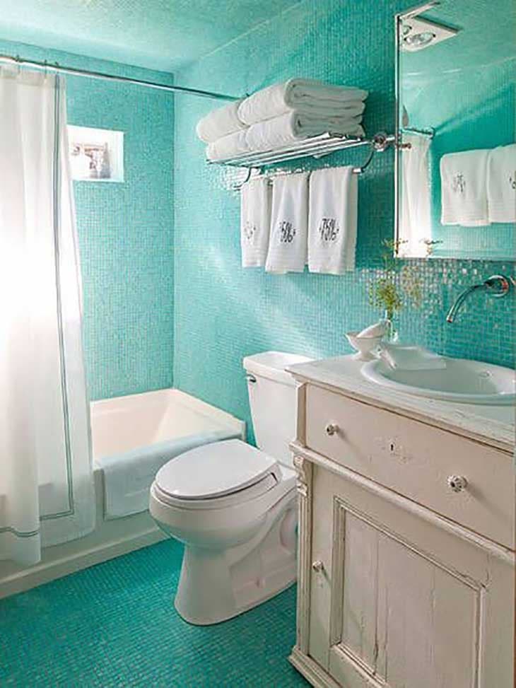 Un bleu turquois audacieux pour donner du style à votre salle de bain