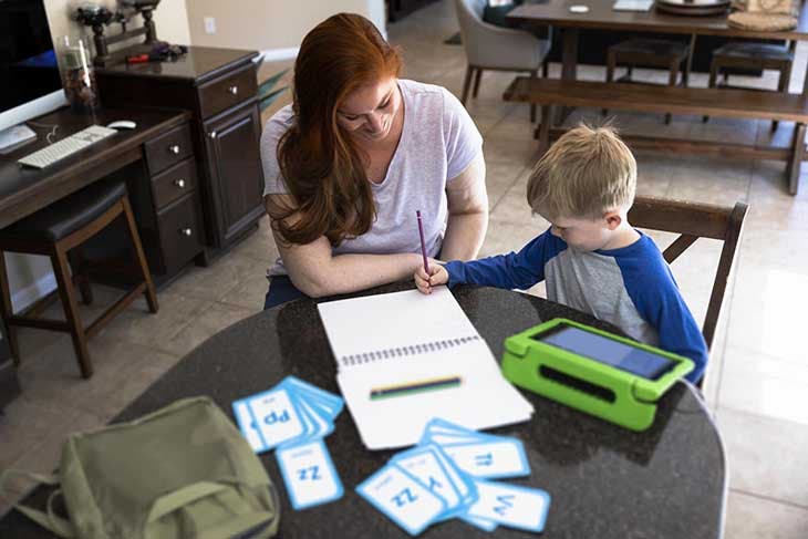 Une maman avec son enfant