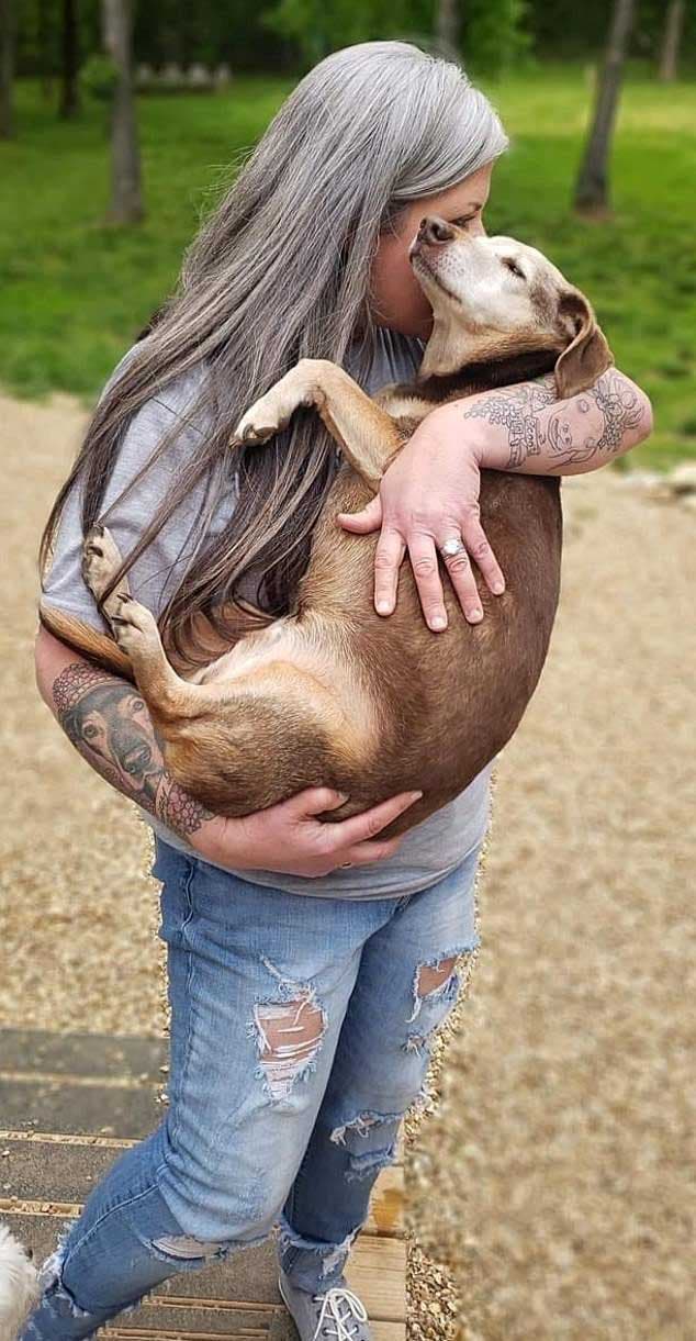 Valérie Reid avec un chien