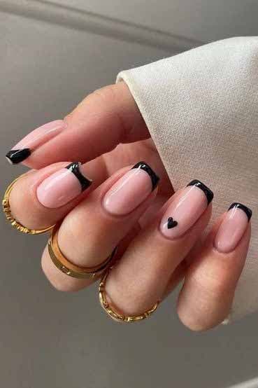 Vernis à ongles noir et nude3