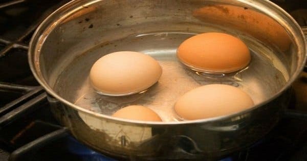 Here is why it is absolutely necessary to add bicarbonate to your eggs! The reason is ingenious