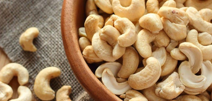 Here's why you should eat cashew nuts every day!