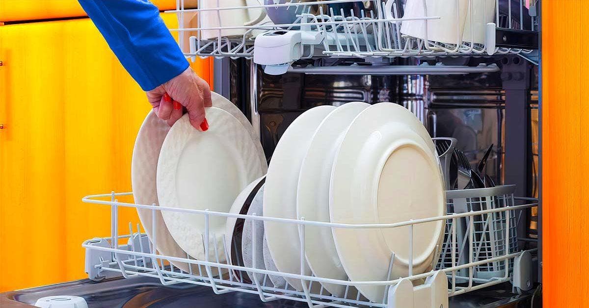 Les erreurs à ne plus faire pour que votre lave-vaisselle lave enfin  correctement !