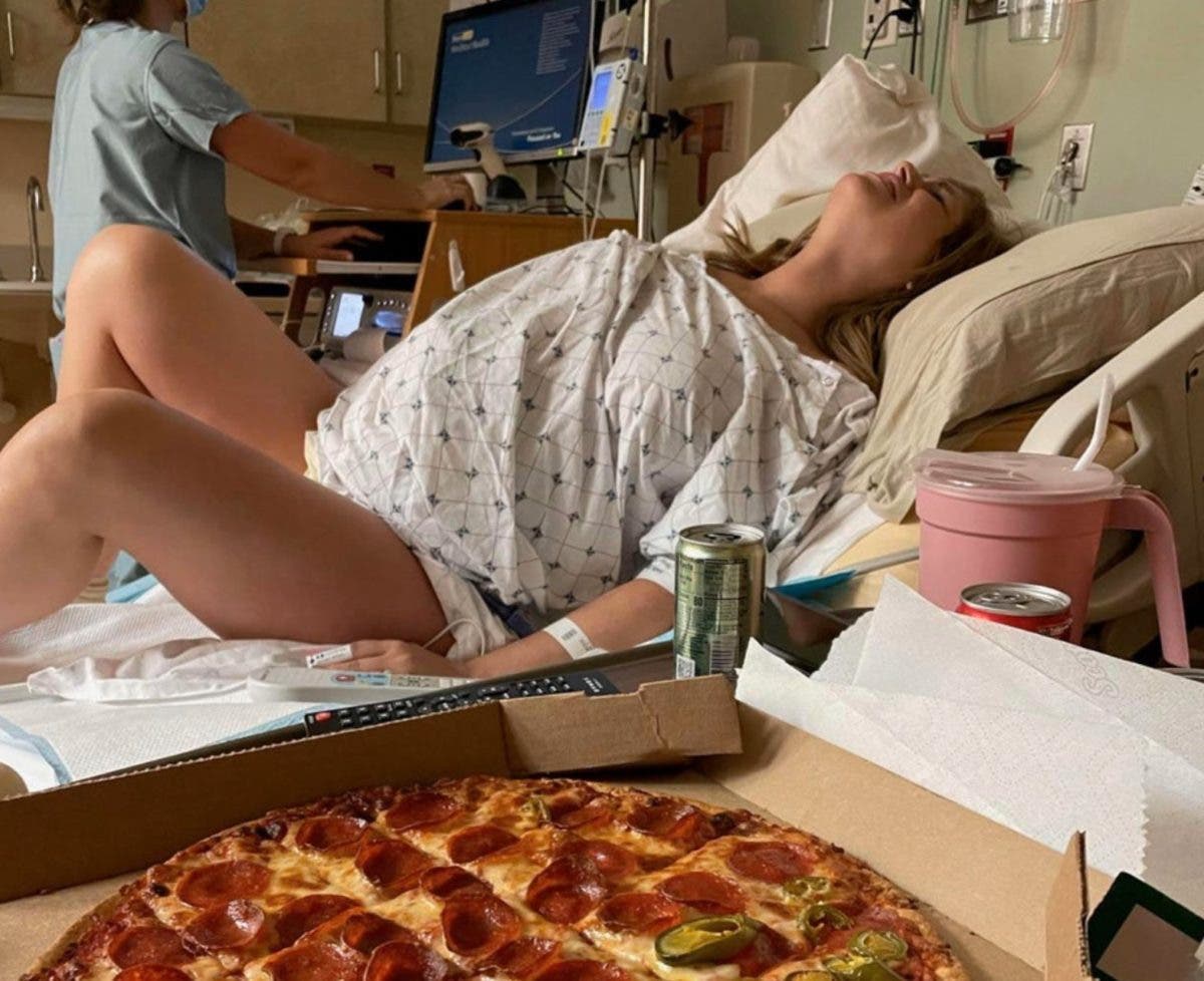 Cet homme a mangé une pizza pendant que sa femme accouchait