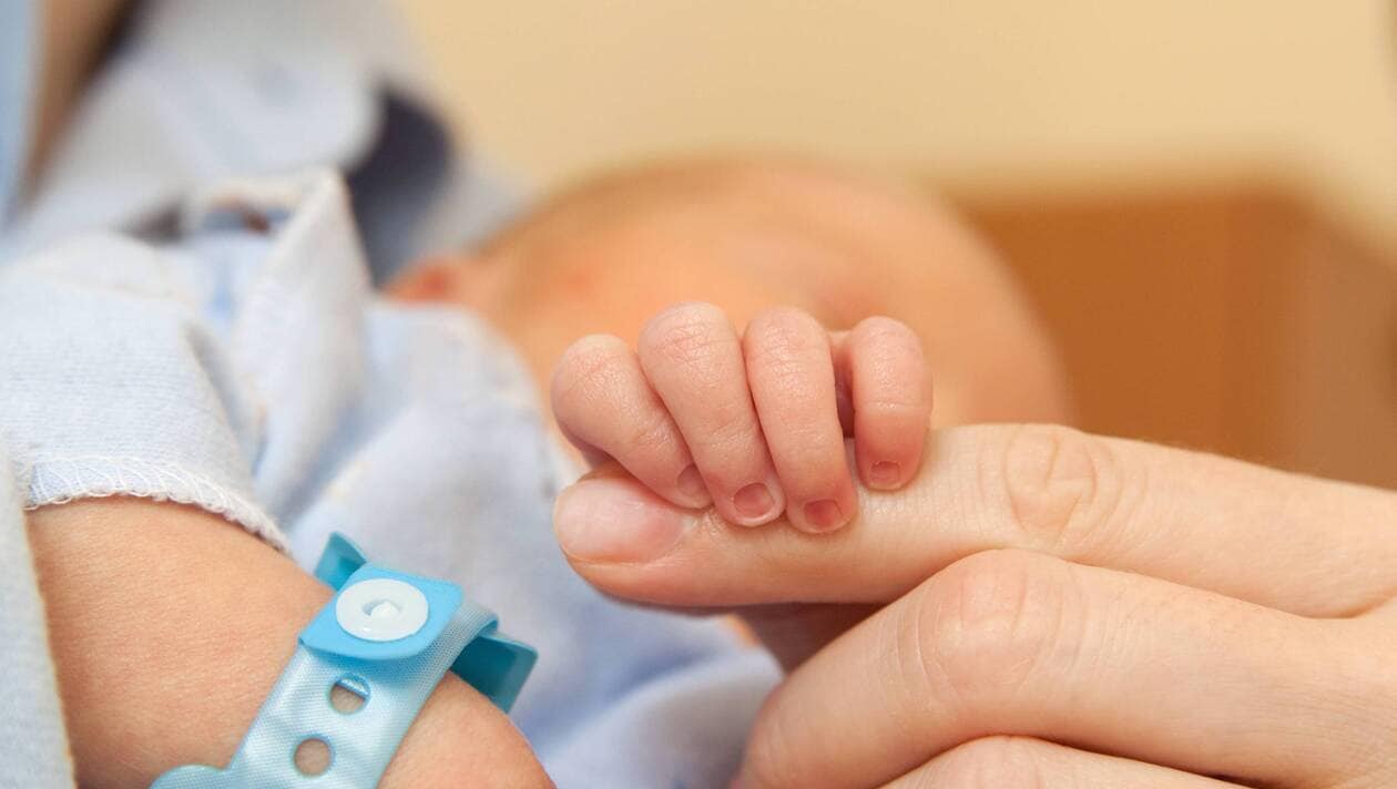 Une prime bébé de 250 euros par mois pour encourager les parents à faire des enfants