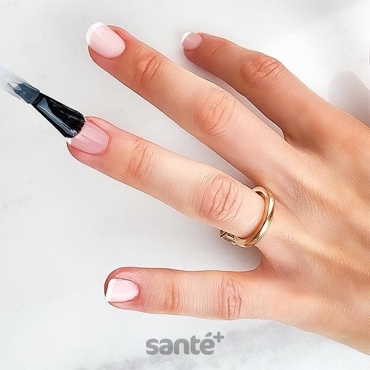 Appliquer un vernis neutre transparent