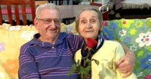 Après 65 ans de séparation, ce couple se retrouve en maison de retraite et retombe amoureux