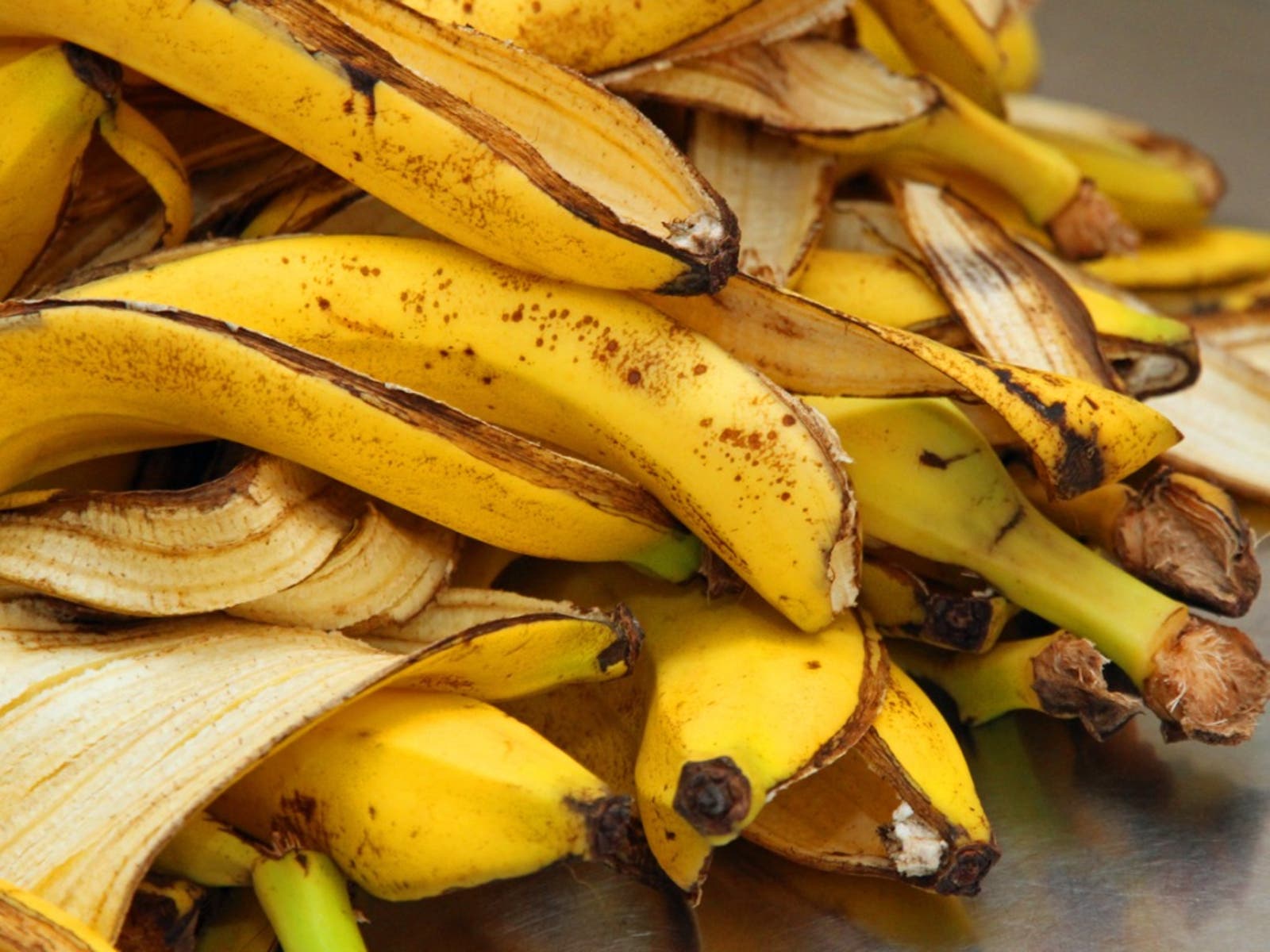 7 Utilisations Incontournables Des Pelures De Bananes