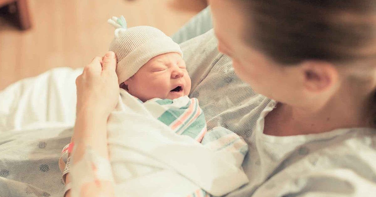 Ce Bebe Est Mort Juste Apres Sa Naissance Lorsque La Sage Femme Le Fait Tomber La Tete La Premiere Sur Le Sol