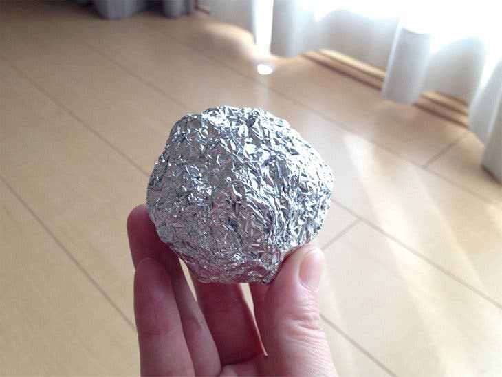 Pourquoi faut-il mettre une boule d'aluminium dans le lave linge ?