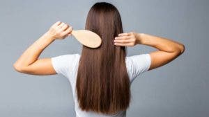 Cheveux secs et abîmés ? 4 astuces magiques pour les réparer et les