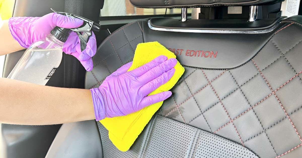 Comment nettoyer le cuir de la voiture sans l'abîmer : étape par étape