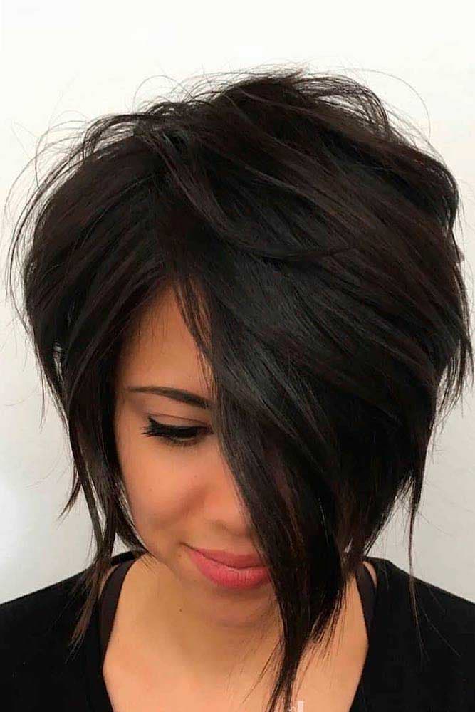 Coupe de cheveux asymétrique 