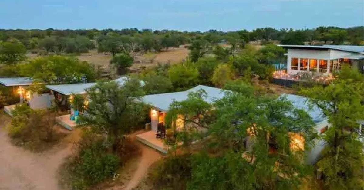 Des amis de longue date depuis 30 ans construisent une petite ville où ils pourront vieillir ensemble