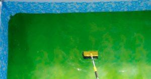Eau de piscine verte : 5 remèdes de grand-mère pour se débarrasser des algues