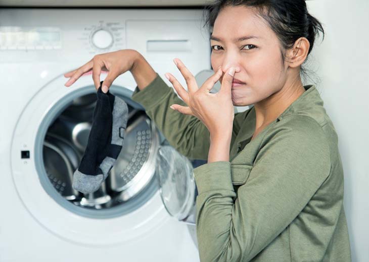Mauvaises odeurs du lave-linge : 10 astuces pour les faire disparaitre