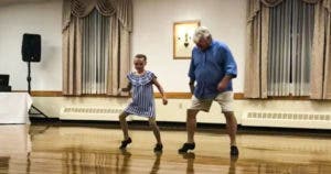 Maeve et Son Grand-Père : Un duo de danse qui conquiert le web