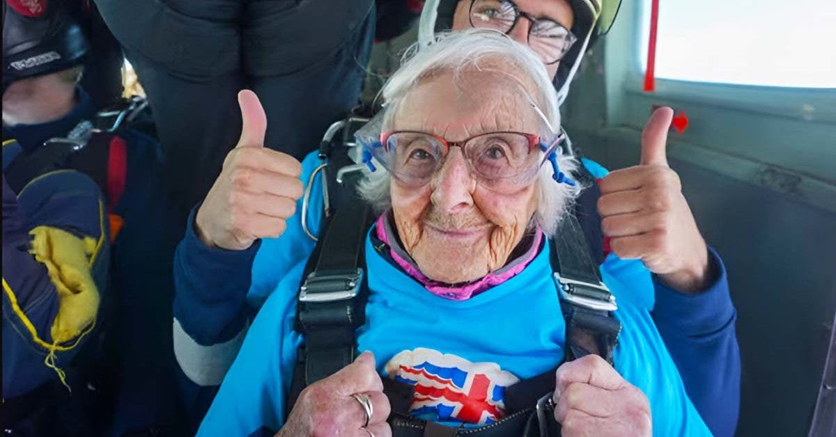 Manette Baillie : À 102 ans, elle célèbre son anniversaire avec un saut en parachute