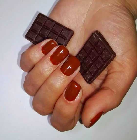 Vernis à ongles couleur chocolat