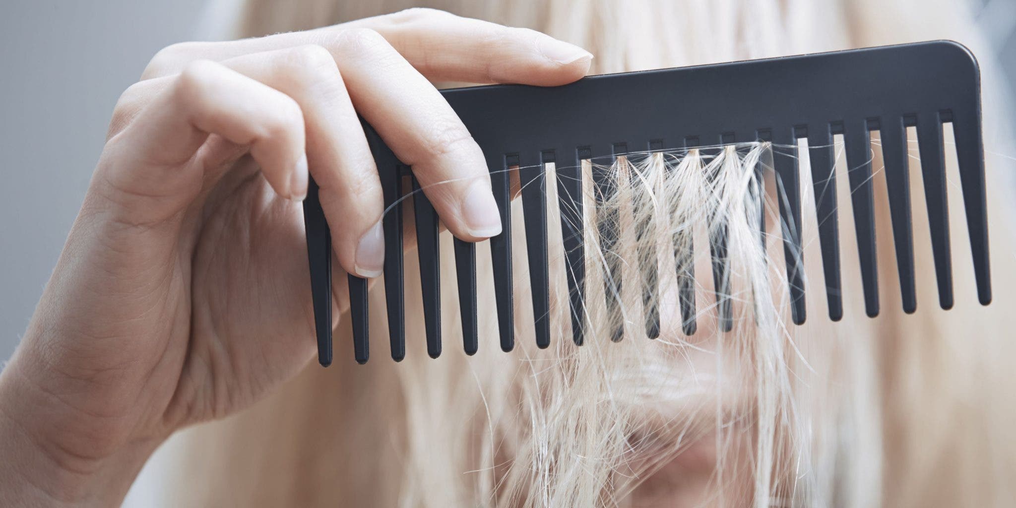 Voici comment soigner les cheveux abîmés en 20 minutes avec de la fécule de maïs