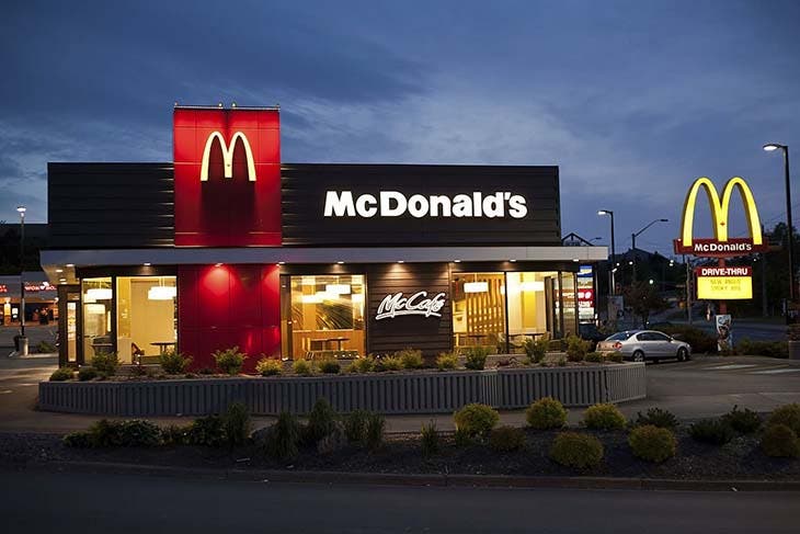 Un restaurant mcdonald’s – spm