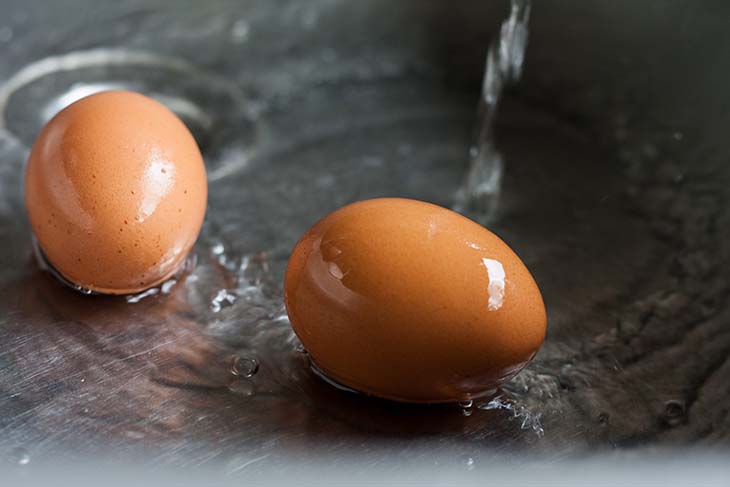 Pourquoi il est fortement déconseillé de laver ses œufs ?