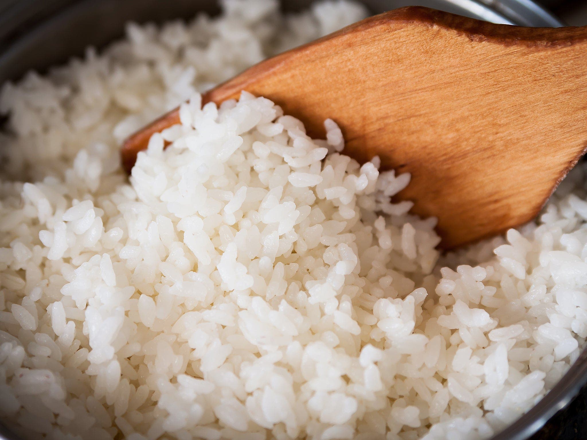 Voici pourquoi il ne faut pas manger les restes de riz