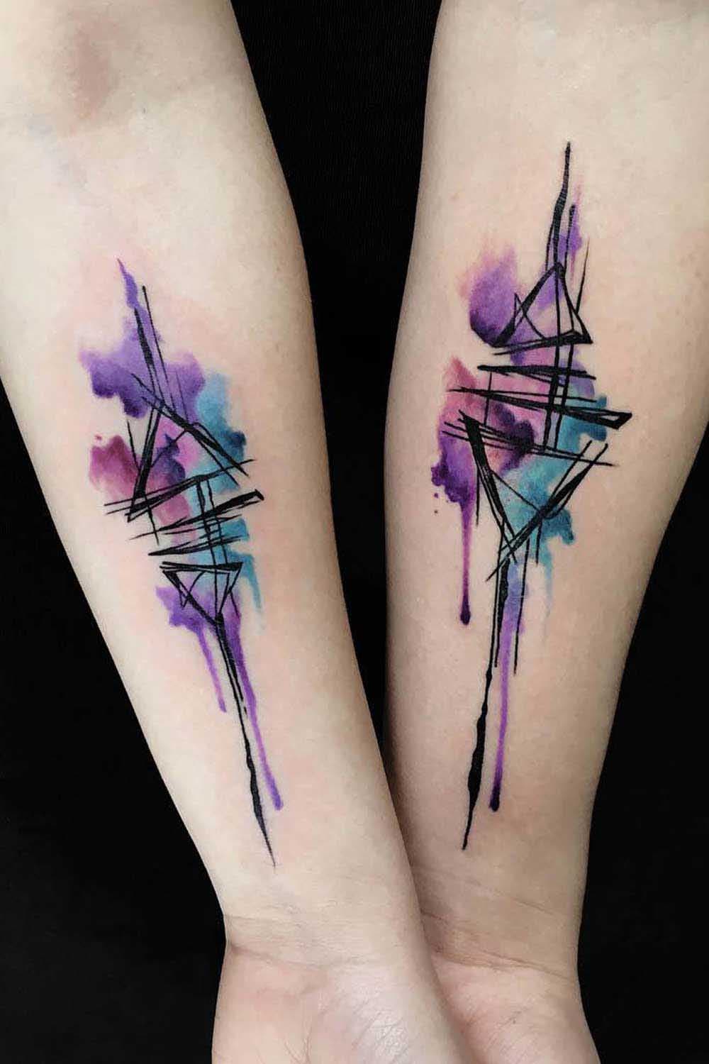Deux tatouages similaires qui se distinguent par la touche d’aquarelle